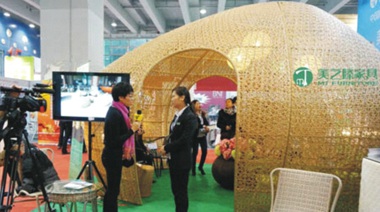 我司以制造休閑家具主要藤制家具為主，對(duì)比了幾家后，選擇與中擂公司合作，策劃團(tuán)隊(duì)提出了美家、美院、美之滕的定位，讓我們美之滕產(chǎn)品有了清晰的市場(chǎng)定位，期待與中擂公司一起成長(zhǎng)。